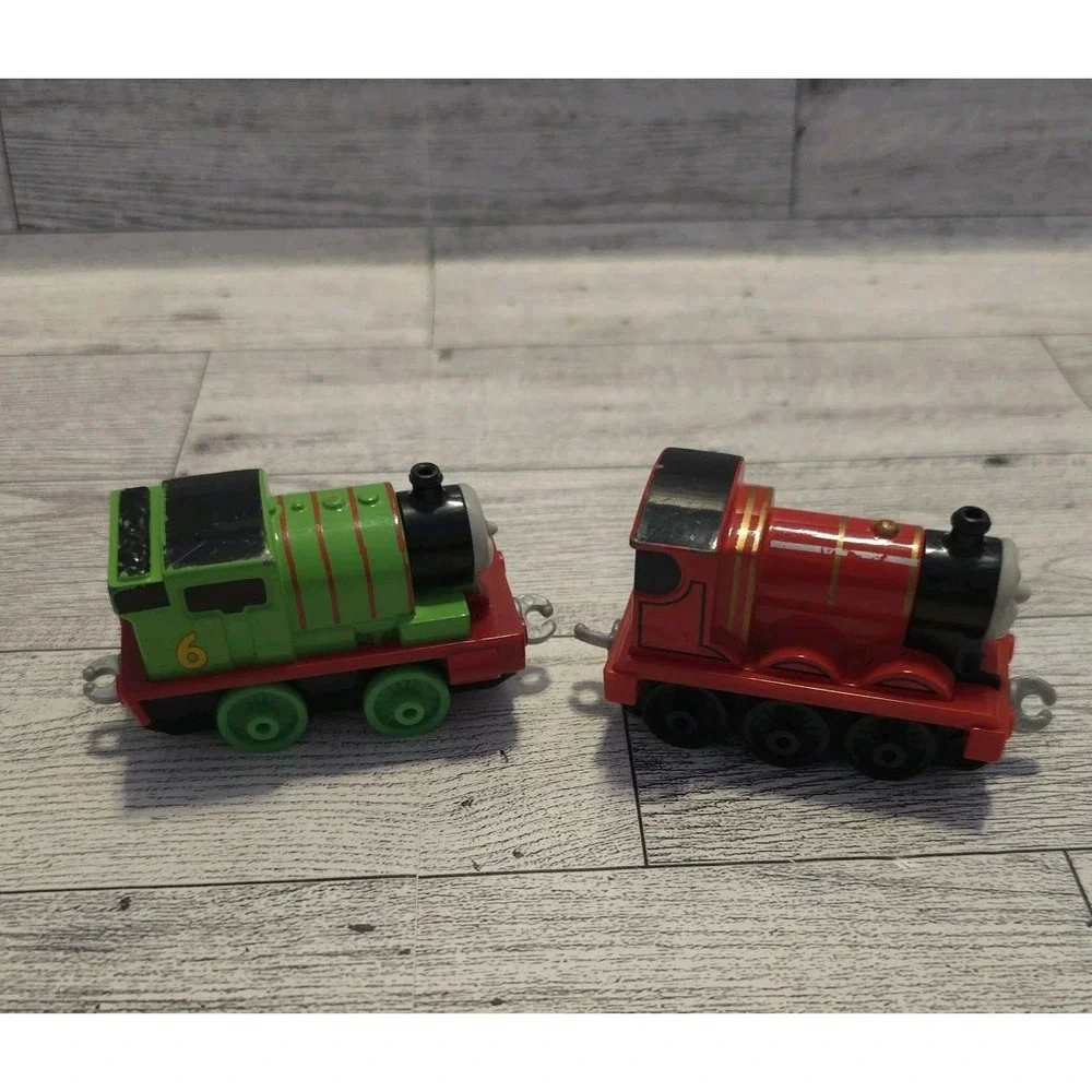Thomas Train Friends Trackmaster Diecast Push Along Percy Thomas James  Lot Of 2